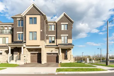 1402 Kaniv Street, Oakville, On L6m 5p3