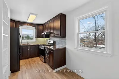 20 Bridesburg Drive 3, Toronto W09, On M9r 2k3