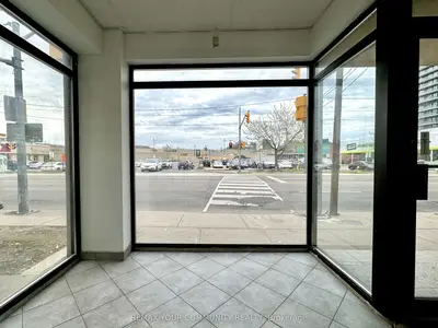 2417 Dundas Street W Main, Toronto, On M6p 1x3