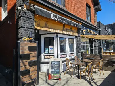 94 Lakeshore Road E, Mississauga, On L5g 4s2