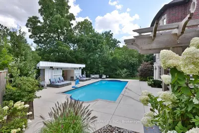 1459 Stavebank Road, Mississauga, On L5g 2v5