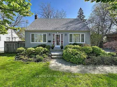 1475 Garnet Avenue, Mississauga, On L5g 4c5