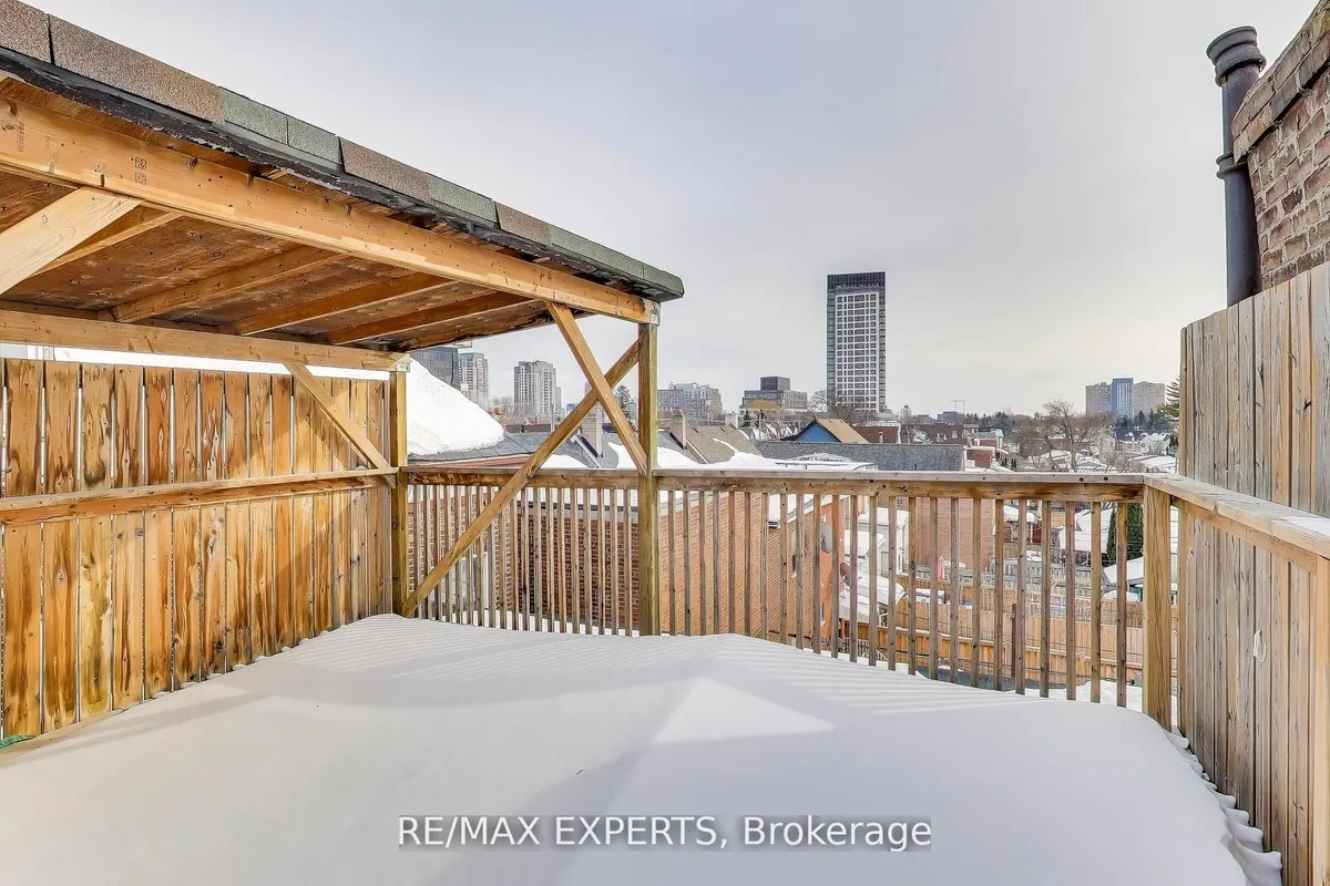 1895 Davenport Road, Toronto, On M6n 1c1