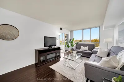 1001 Cedarglen Gate 310, Mississauga, On L5c 4r2