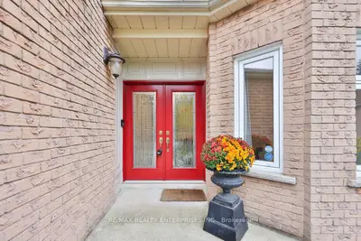 431 Naomi Crescent, Mississauga, On L5b 3s7