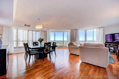 55 Kingsbridge Garden Circle 1811, Mississauga, On L5r 1y1