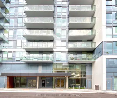 10 De Boers Drive 814, Toronto W05, On M3j 0g5