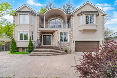 12 Pioneer Drive, Mississauga, On L5m 1g9