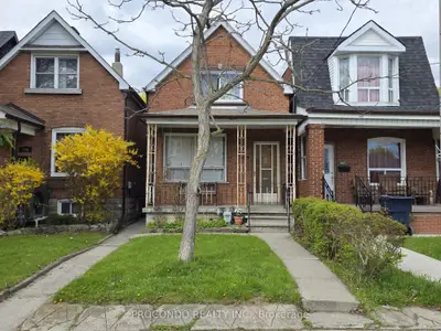 286 Harvie Avenue, Toronto W03, On M6e 4k7
