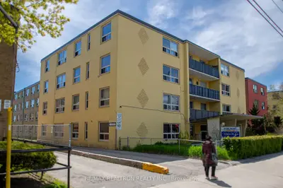 2355 Lake Shore Boulevard W 223, Toronto W06, On M8v 1c1