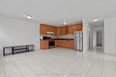2922 Islington Avenue 3, Toronto W05, On M9l 2k4