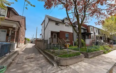 165 Nairn Avenue, Toronto W03, On M6e 4h2