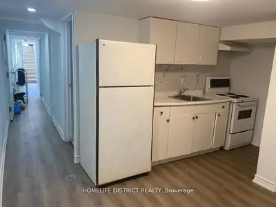 135 Emerson Avenue, Toronto W02, On M6h 3t2