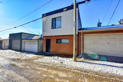 385 Mcroberts Avenue Laneway, Toronto W03, On M6e 4r1