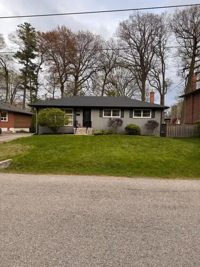 1980 Hartland Drive, Mississauga, On L5j 1m6