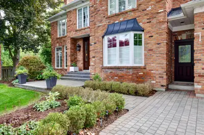 1379 Meadow Green Court, Mississauga, On L5h 4j3