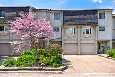1060 Walden Circle 50, Mississauga, On L5j 4j9