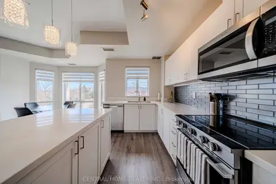 483 Faith Drive 202, Mississauga, On L5r 0a1