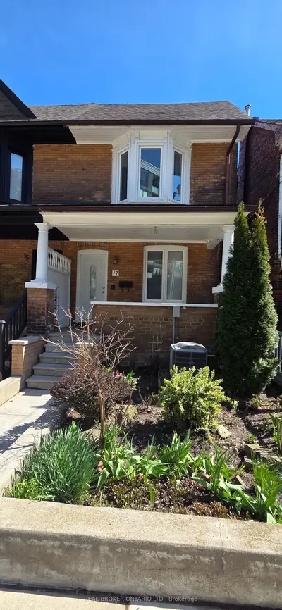 17 Howard Park Avenue, Toronto, On M6r 1v3