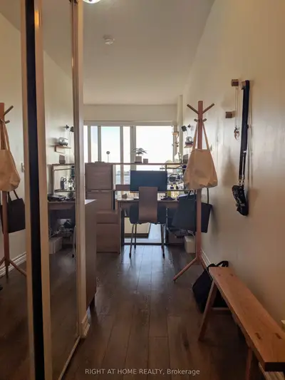 15 James Finlay Way 612, Toronto W05, On M3m 0b3