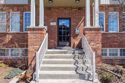129 Isaac Devins Boulevard 5, Toronto, On M9m 0c4