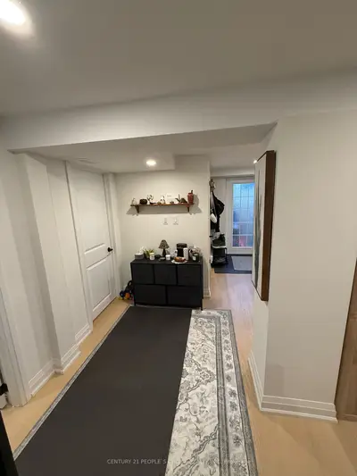 9 Berry Creek Drive, Toronto W10, On M9w 4a1