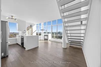 250 Manitoba Street 827, Toronto W06, On M8y 4g6