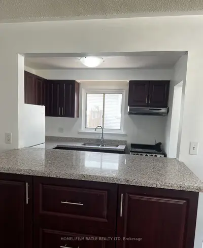 3453 Oakglade Crescent, Mississauga, On L5c 1x4