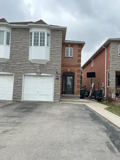 3549 Gandhi Way, Mississauga, On L5b 4e3
