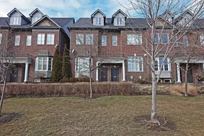 20 Shires Lane 1, Toronto W08, On M8z 6e1