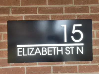 15 Elizabeth Street N 101, Mississauga, On L5g 2z3
