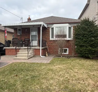 43 St George Street Ll, Toronto W06, On M8z 3y6
