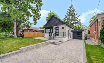 218 William Street, Toronto W04, On M9n 2h1
