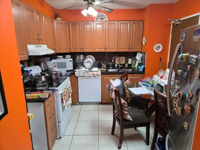 50 Mississauga Valley Boulevard 114, Mississauga, On L5a 3s2