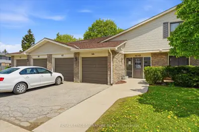 2701 Aquitaine Avenue 42, Mississauga, On L5n 2h7