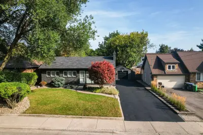 1140 Halliday Avenue, Mississauga, On L5e 1p9