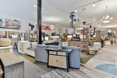 2884-2886 Dundas Street W, Toronto, On M6p 1y8
