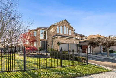 6358 Lisgar Drive, Mississauga, On L5n 7w1