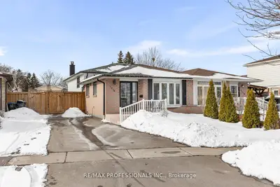 7656 Priory Crescent, Mississauga, On L4t 3h5