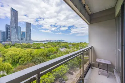 2261 Lake Shore Boulevard W 1010, Toronto W06, On M8v 3x1
