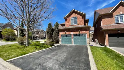 2114 Helmsley Avenue, Oakville, On L6m 4r5