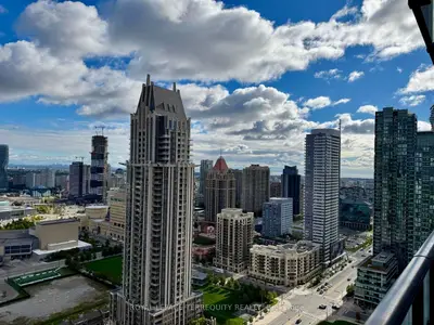 4130 Parkside Village Drive 3004, Mississauga, On L5b 0l7