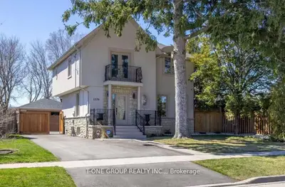 1376 Northaven Drive, Mississauga, On L5g 4e9