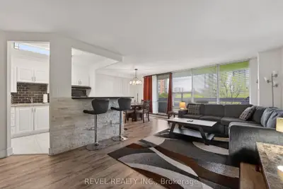 11 Wincott Drive 403, Toronto W09, On M9r 2r9