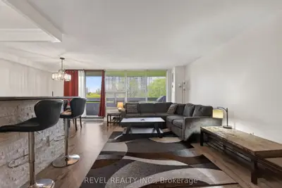 11 Wincott Drive 403, Toronto, On M9r 2r9
