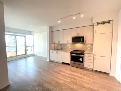 4055 Parkside Village Drive 2219, Mississauga, On L5b 0k8