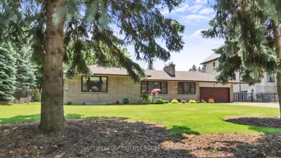 9 Westmount Park Road, Toronto, On M9p 1r4
