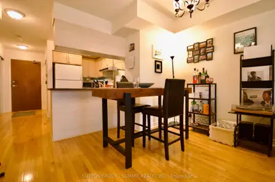 1 Elm Drive W 506, Mississauga, On L5b 4m1