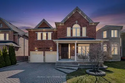 3228 Tacc Drive, Mississauga, On L5m 0h3