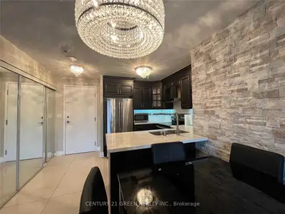 3888 Duke Of York Boulevard 435, Mississauga, On L5b 4p5